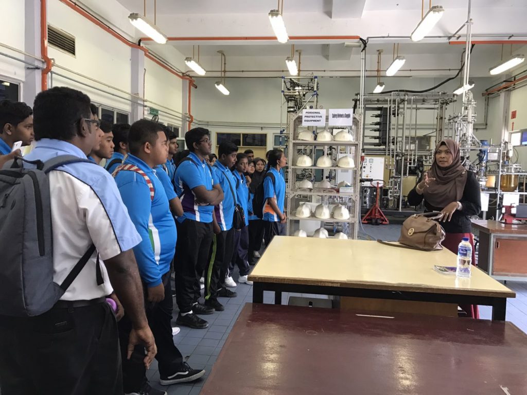 photo6174711024050087853