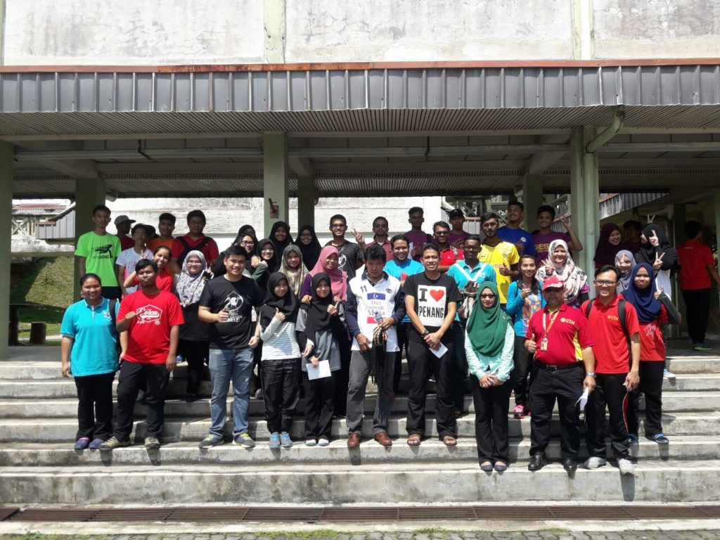 photo6219507073385867218