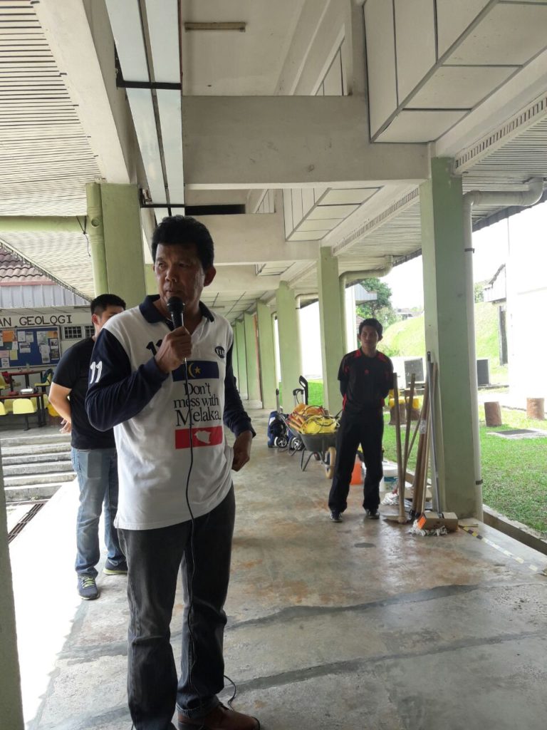 photo6219507073385867238