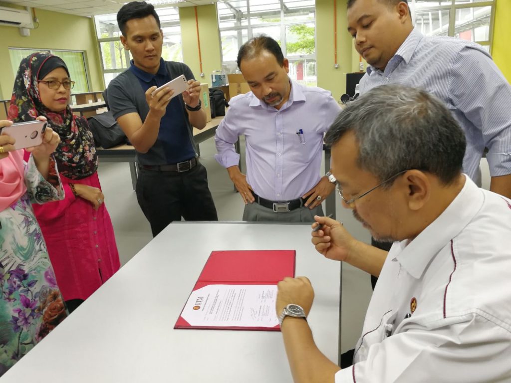 photo6255745597952862146