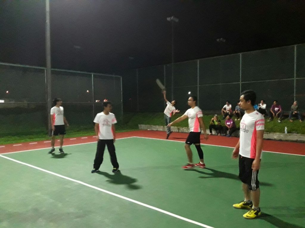 photo6339357401341339588